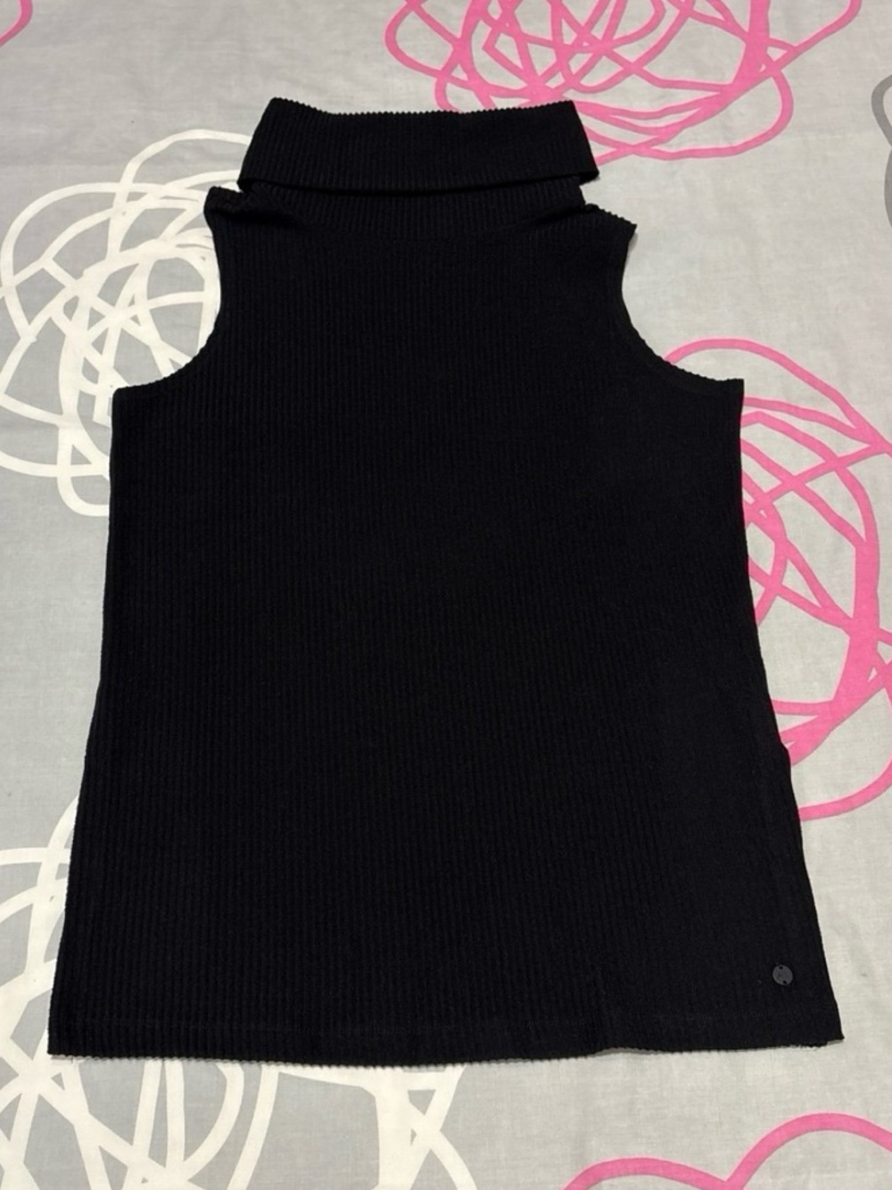 Andrew Marc Sport Black Turtleneck Sleeveless Top